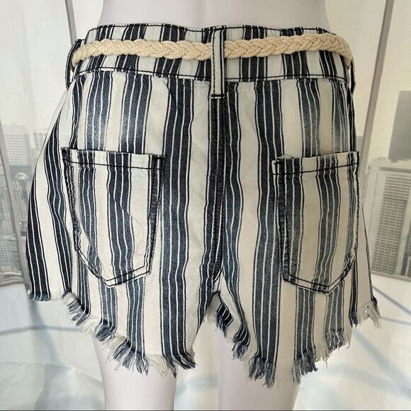 Rewash Blue and White Stripped Denim Shorts Size Medium - Picture 13 of 13